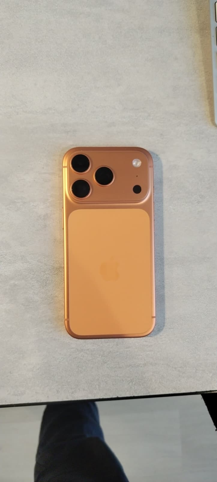 Apple i phone 17 pro (256 gb)  - Image 5