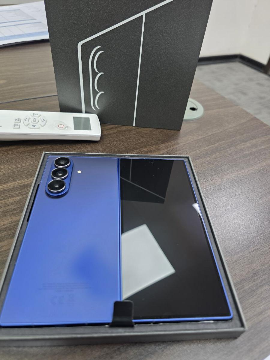 Samsung Z Fold 7 1Tb Blue - Image 1