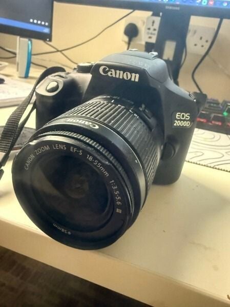 Canon EOS 2000D { like new } - Image 1