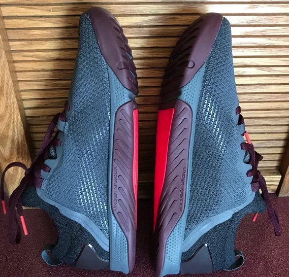 Under Armour Tribase Reign 3, Pitch Gray / venom Red (US 9) Excellent Condition - Image 3