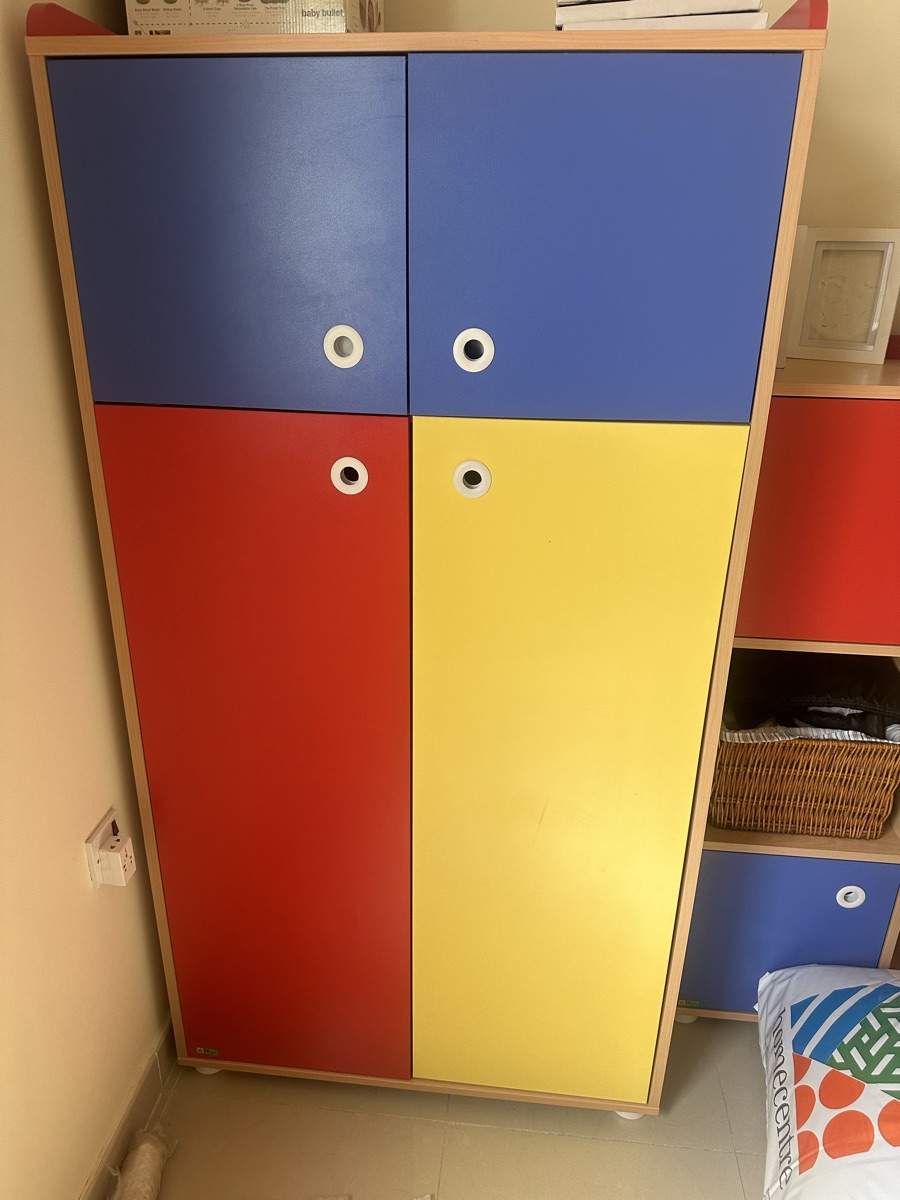 Beds and safes - Image 2