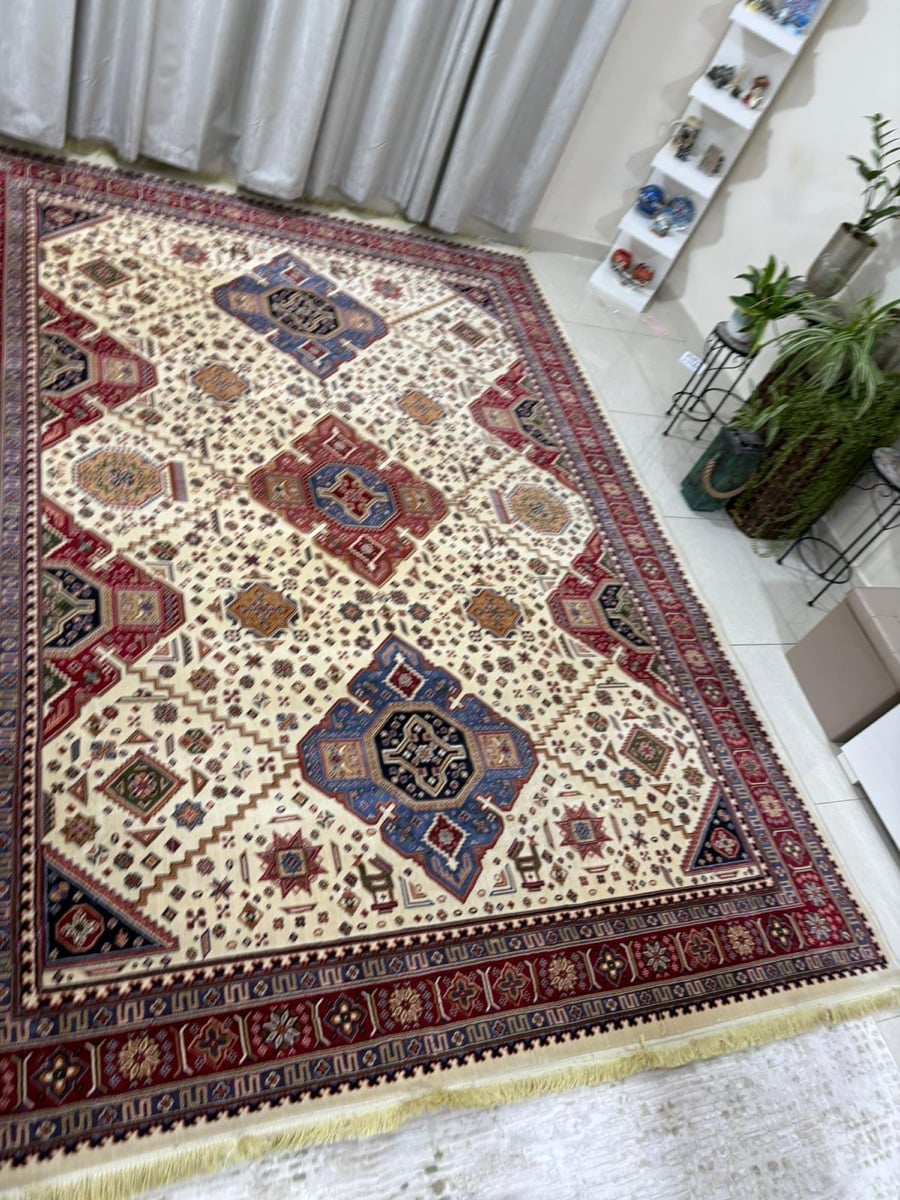 Persian style Carpet for Sale QR600 - Image 1
