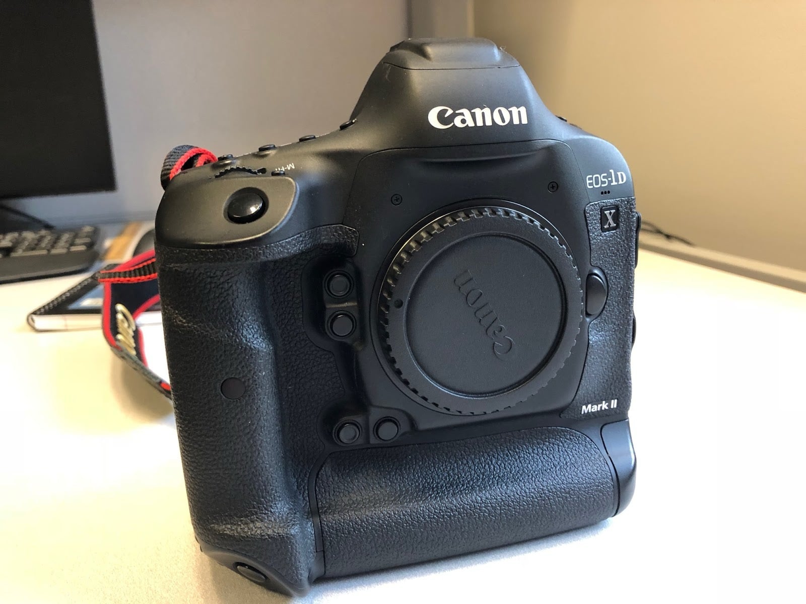 Canon 1dx mark 2 like new - Image 2