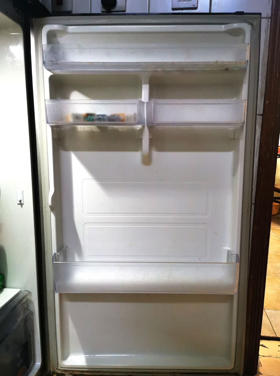 Samsung Twin Cooling Plus™ Digital Inverter Refrigerator (Top Freezer) - 384 Liters - Image 5