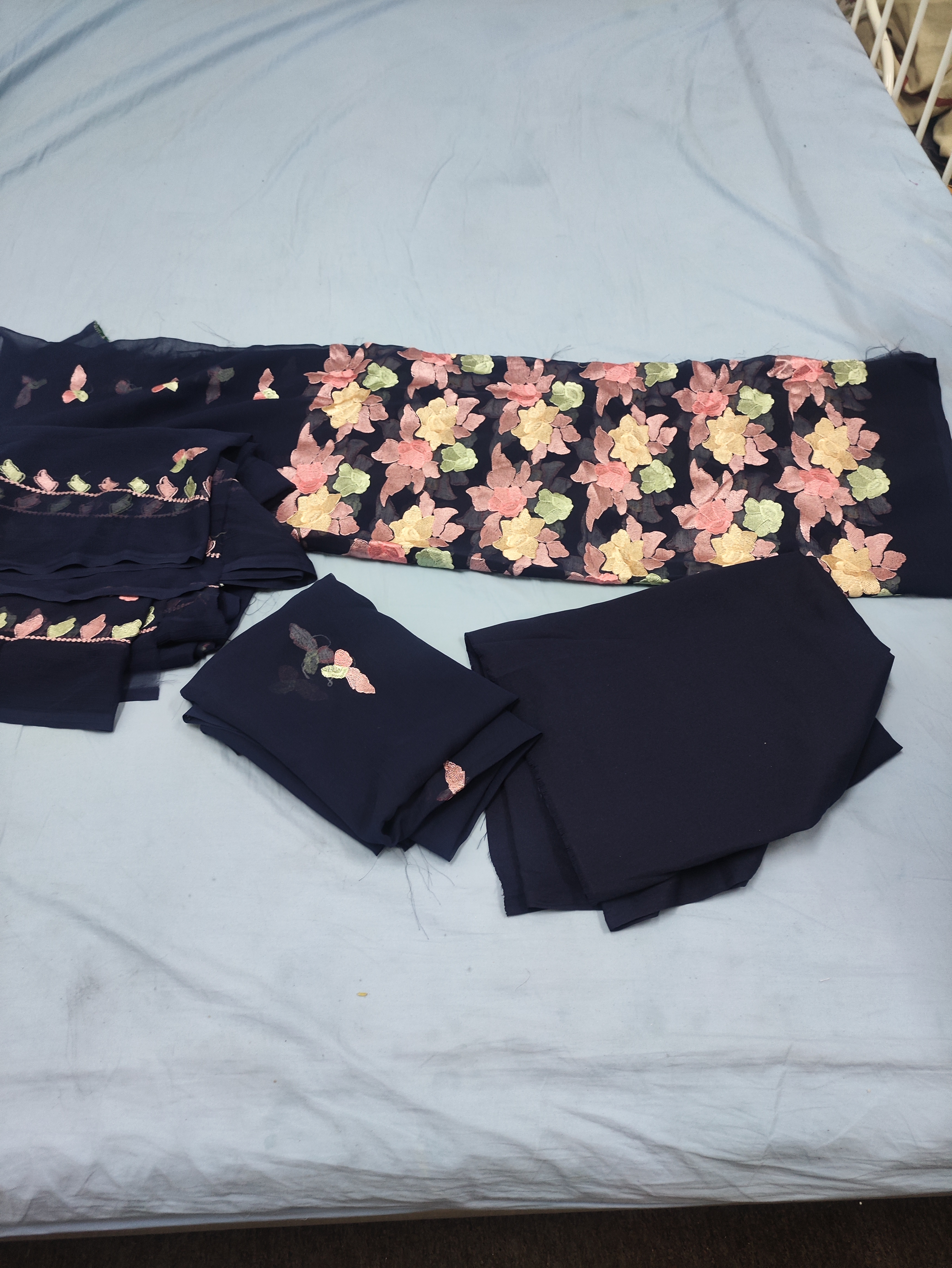 Women stuff - Image 27