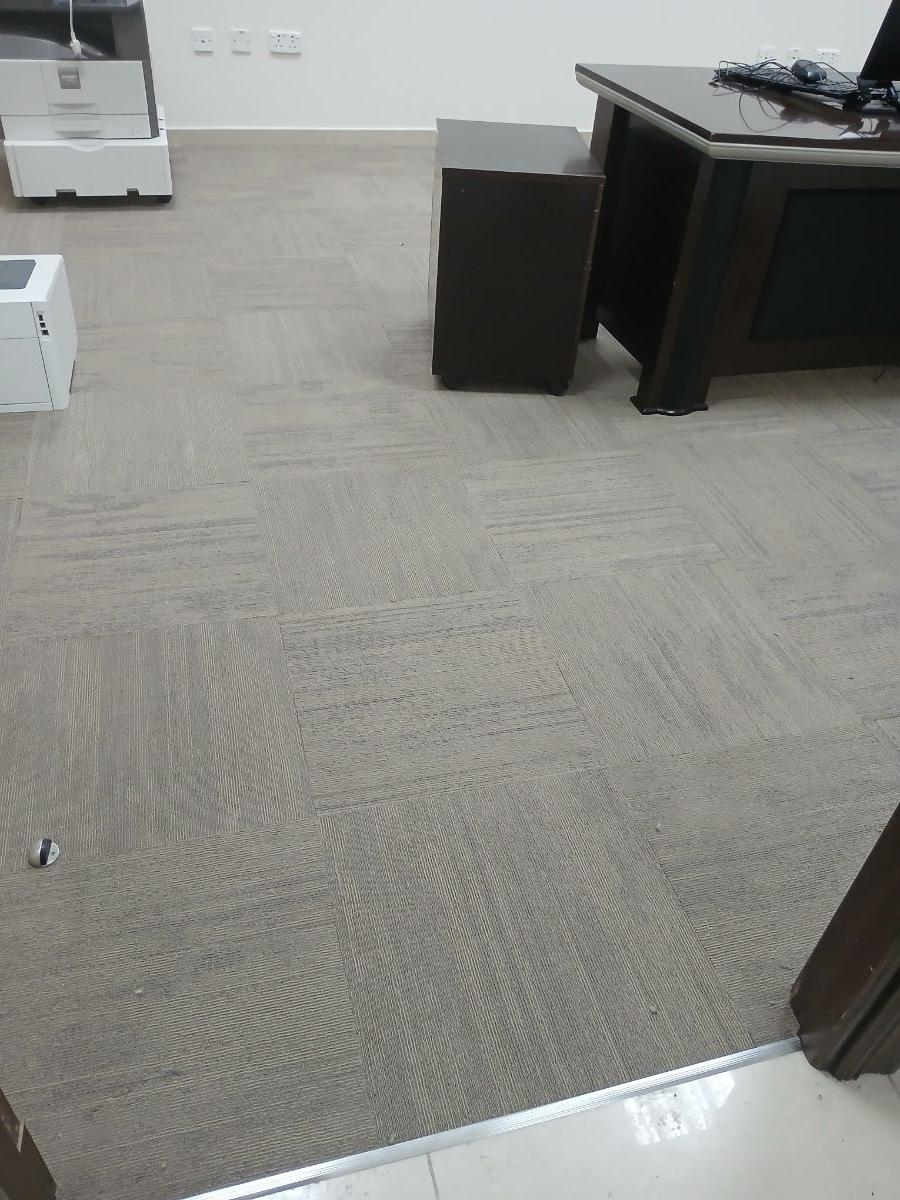 50x50 office tiles carpet flooring - Image 7