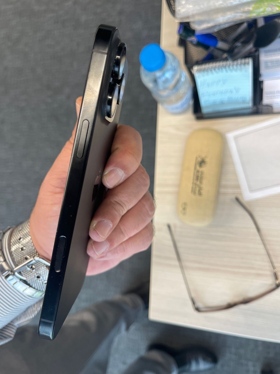 I phone 16 pro max 256 GB - Image 5