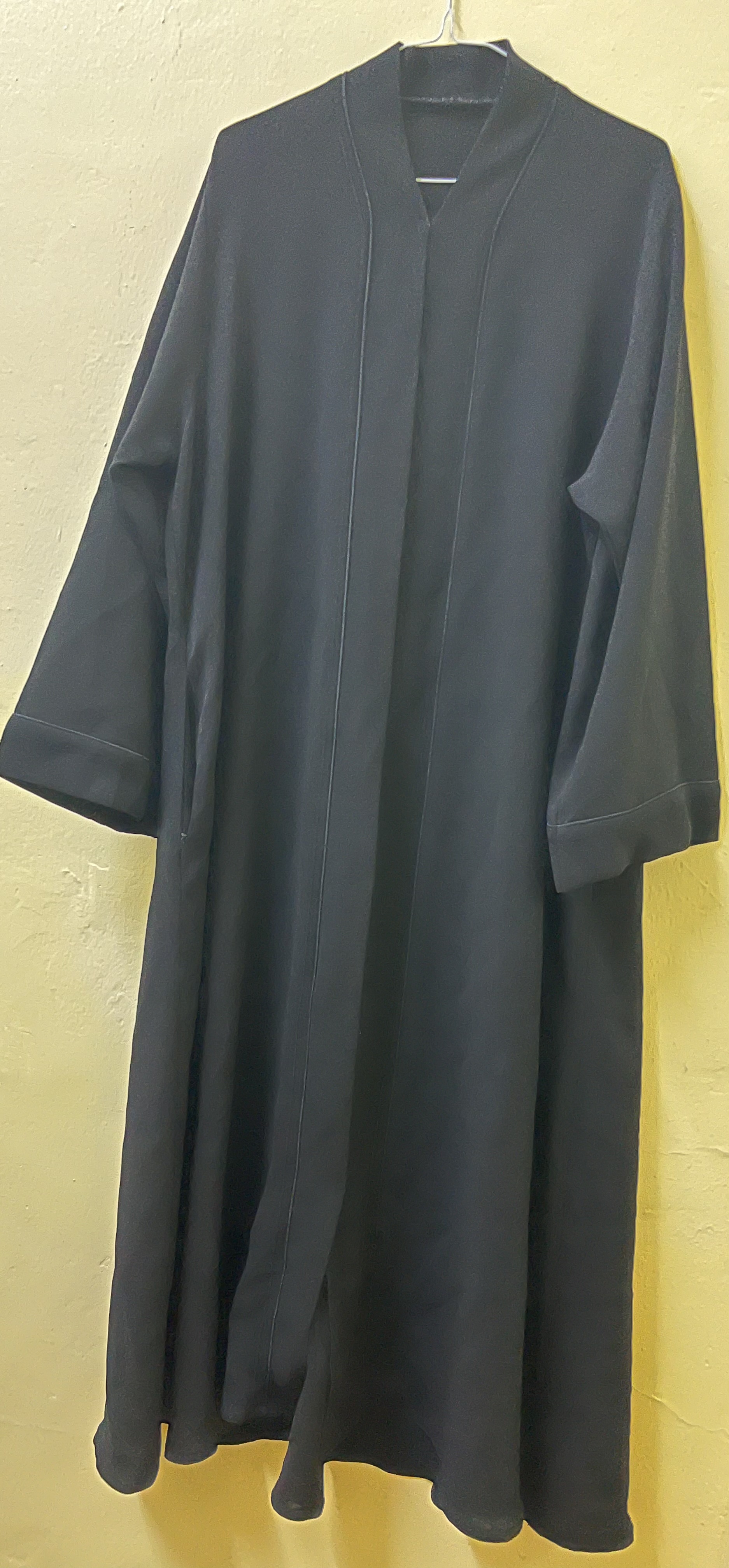Used abaya average size 54 - Image 3