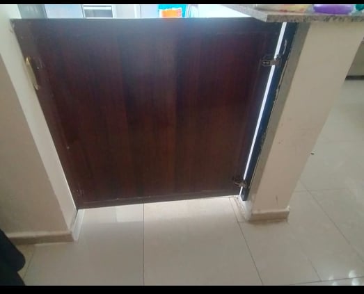 Kitchen door for baby protection  - Image 2