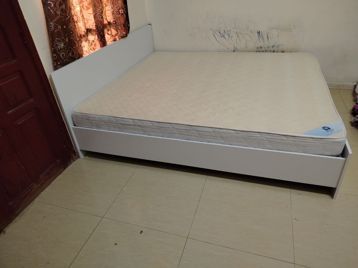 Branded New King Size (180*200) Bed with Mattress - Image 3