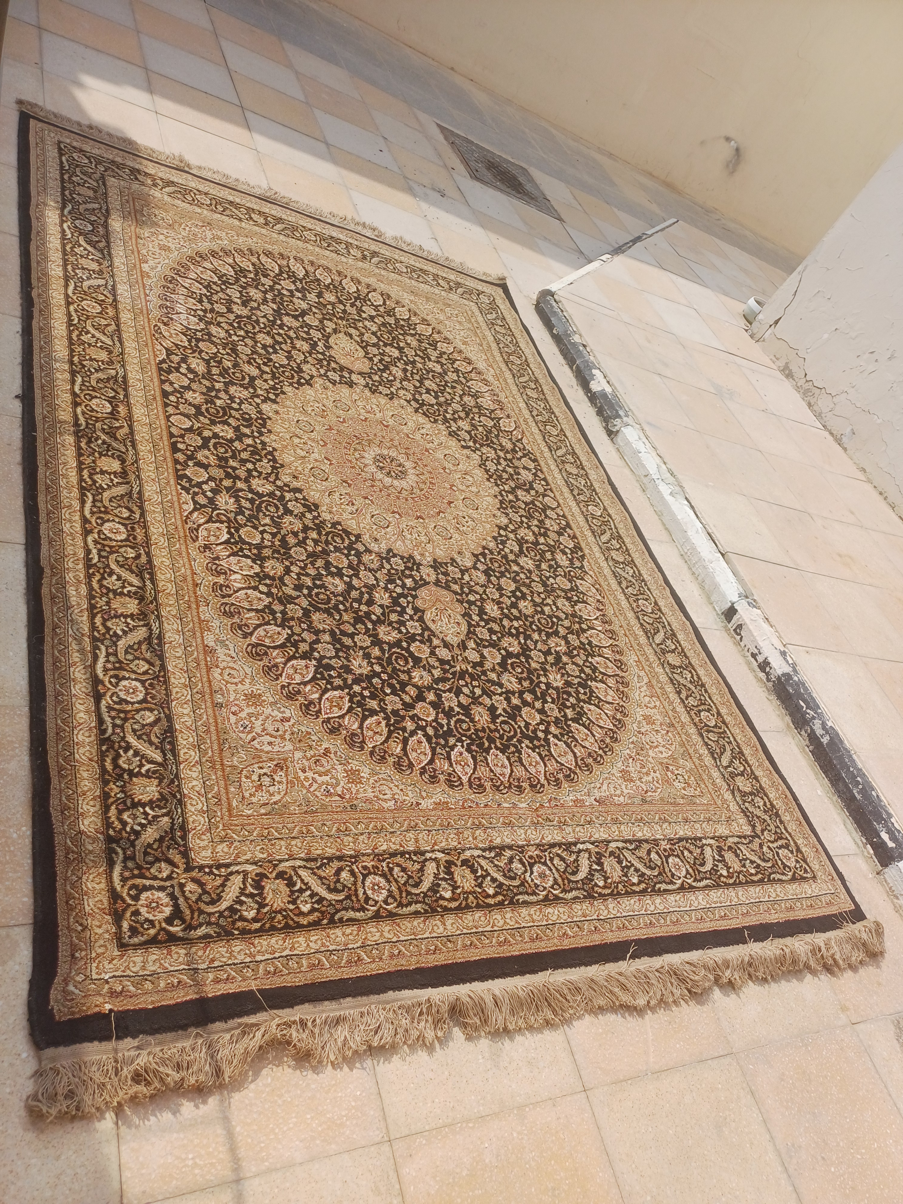 CARPET ORIGINAL TURKEY SIZE 2M X 3M  - Image 2
