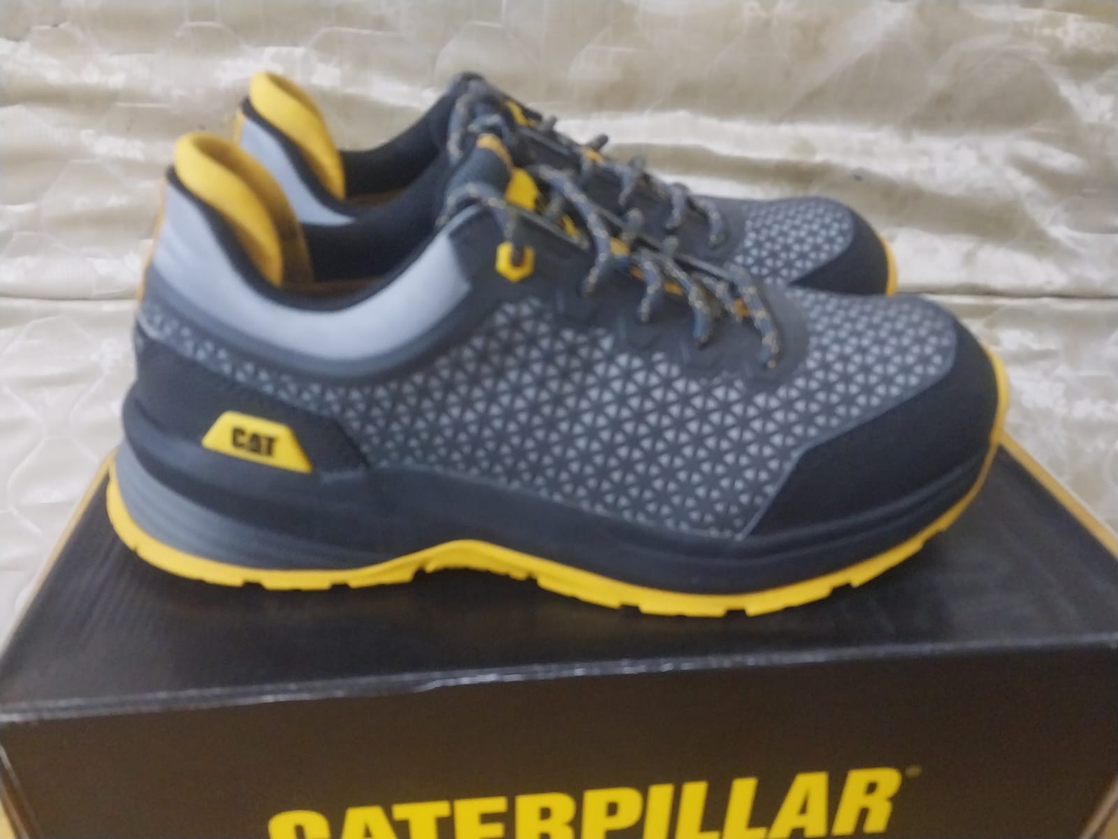 Caterpillar Safety Shoe Size 41 Like N - Image 4
