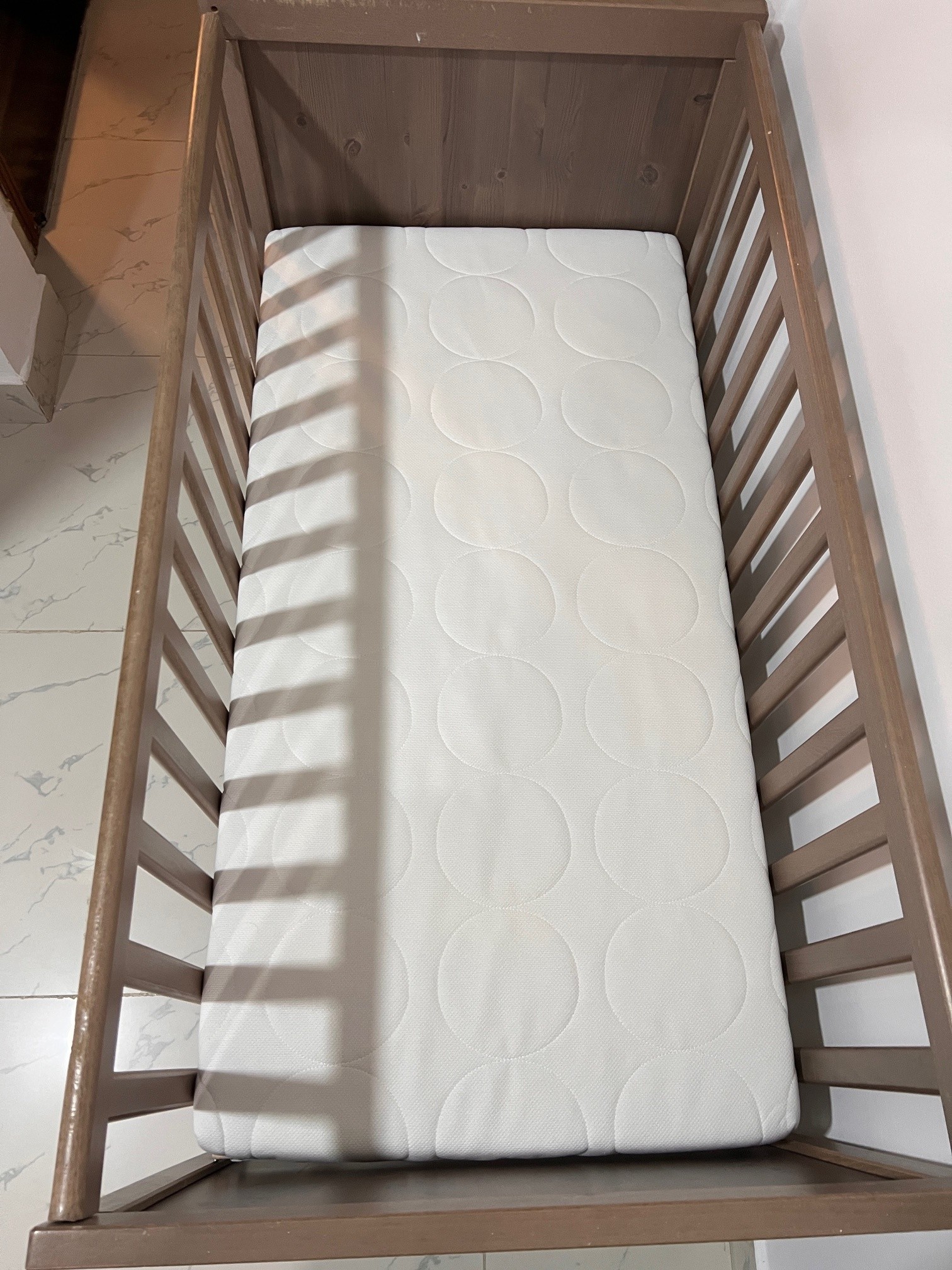 Ikea SUNDVIK Crib with SKÖNAST Foam mattress - Image 7