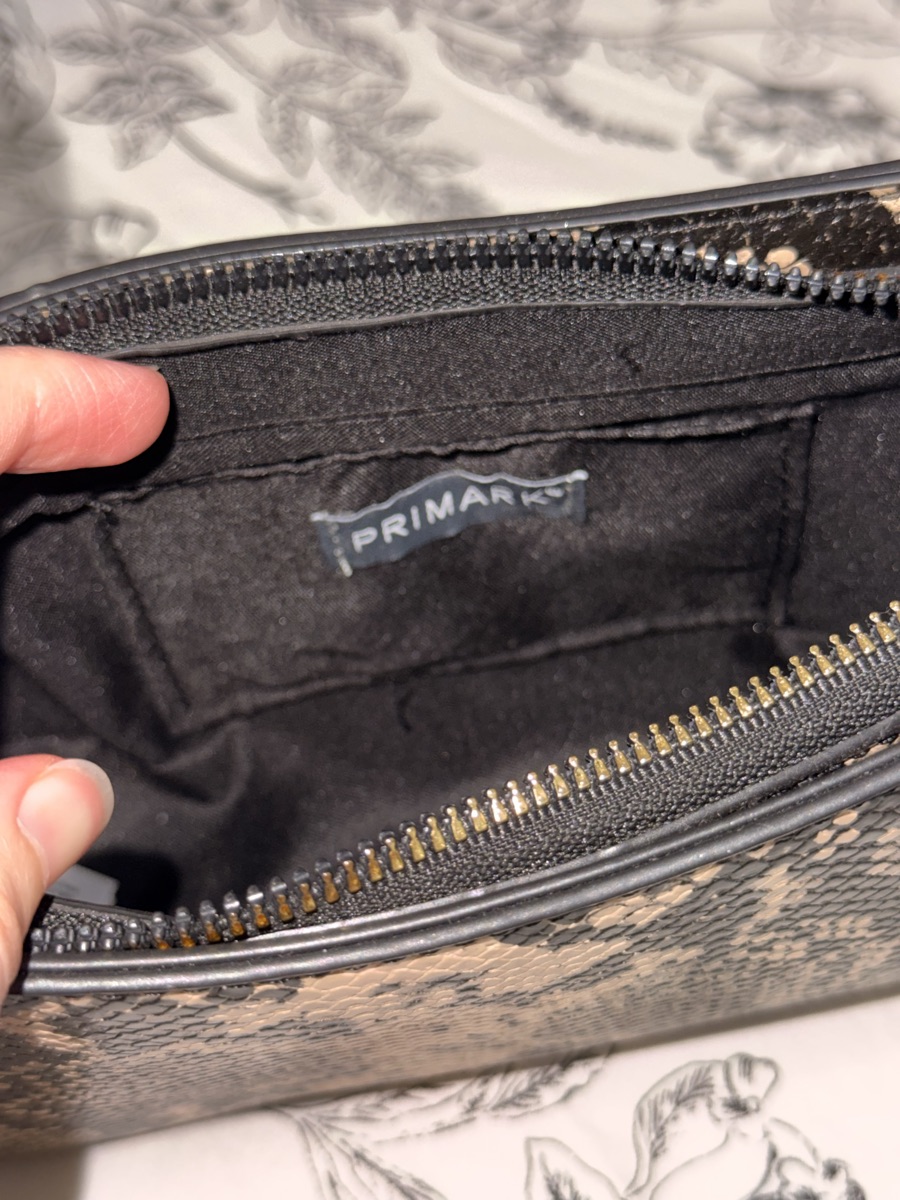 Cute bag/purse! British brand - Image 2