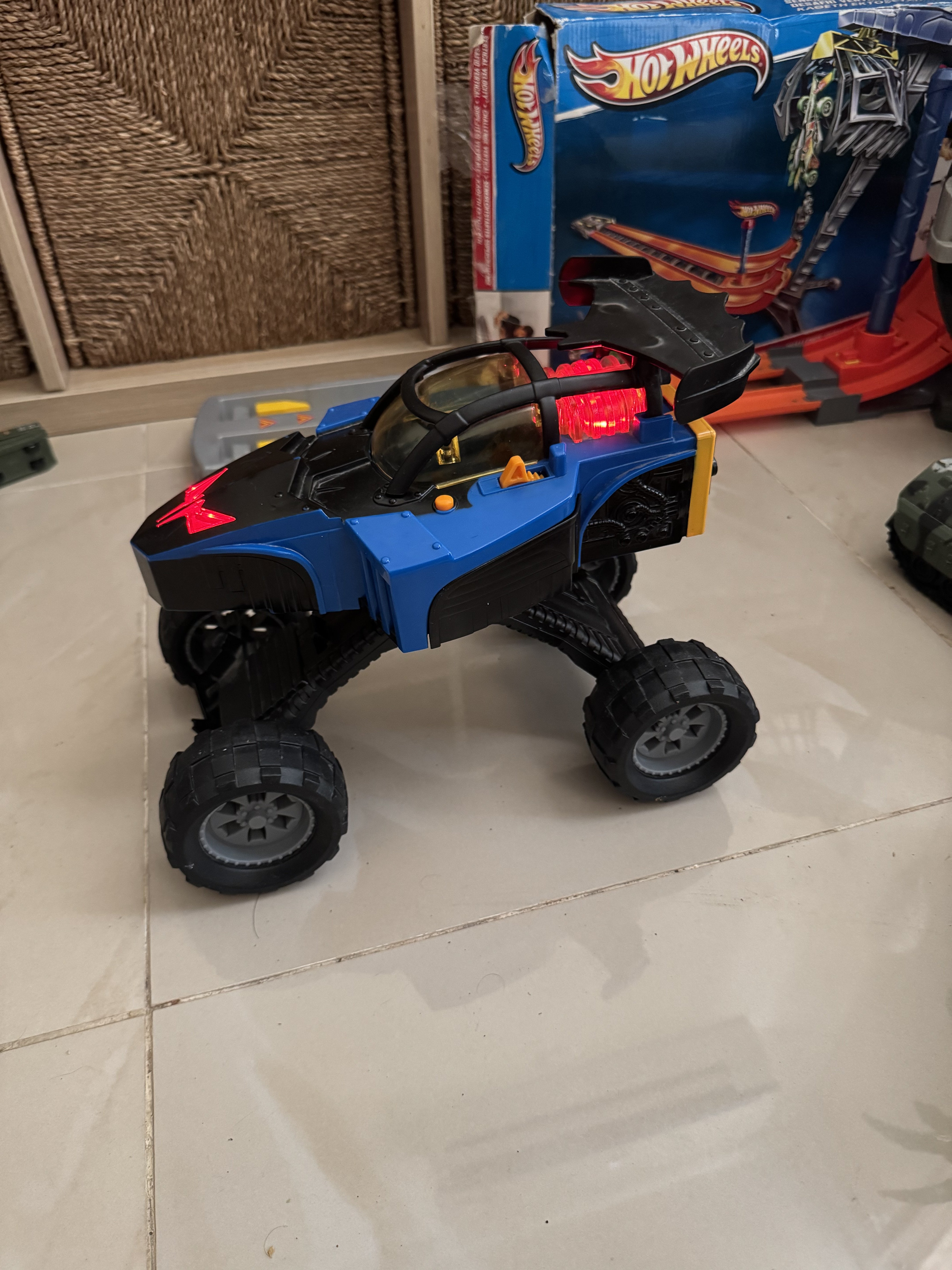 Batman car - Image 2