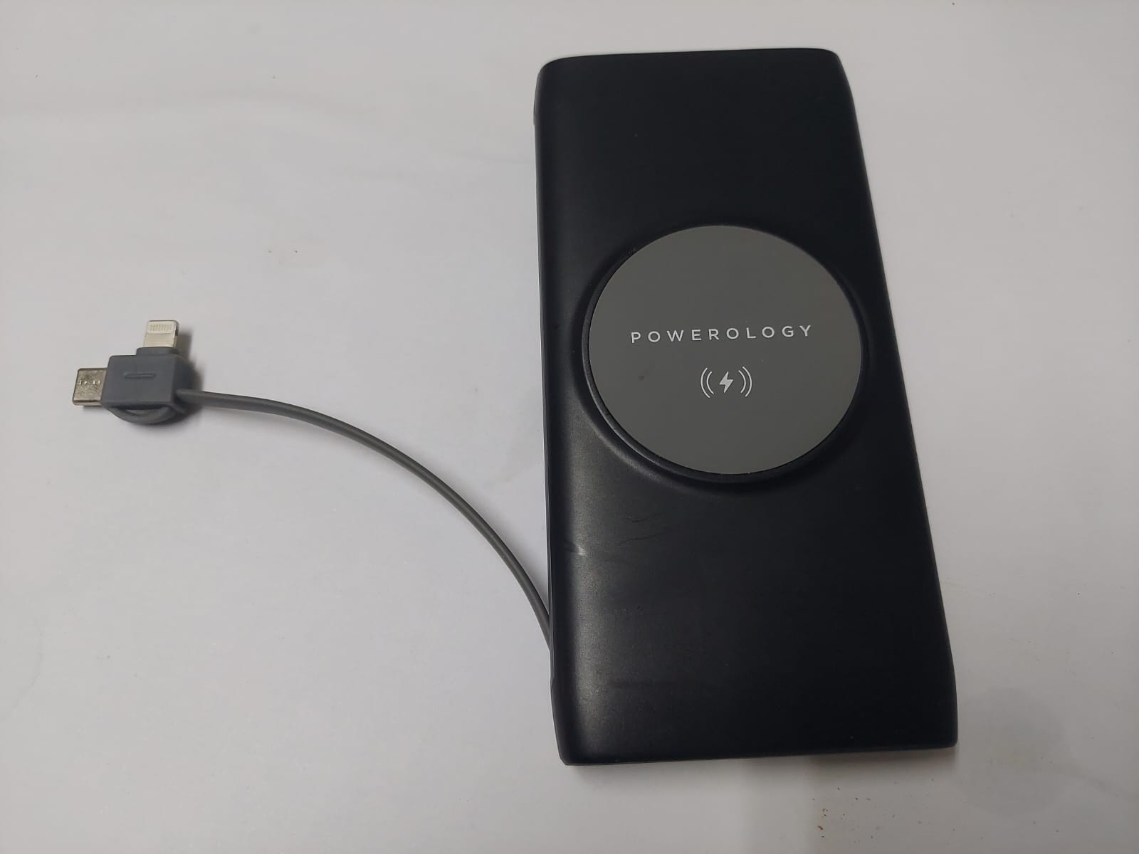 power bank with wirless charging - Image 1