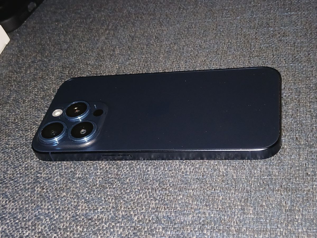Iphone 15 pro 128/gb blue titanium - Image 7