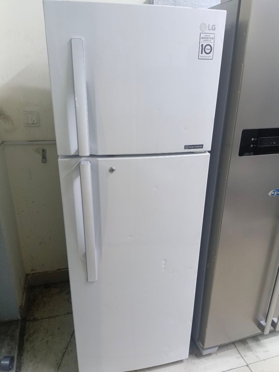 Lg refrigerator - Image 1