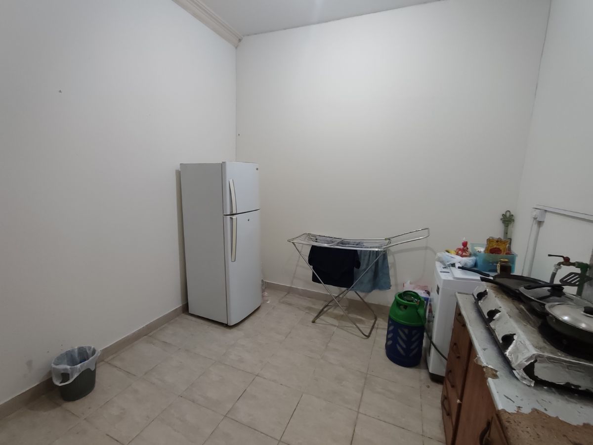 Shared room bed space - Image 1