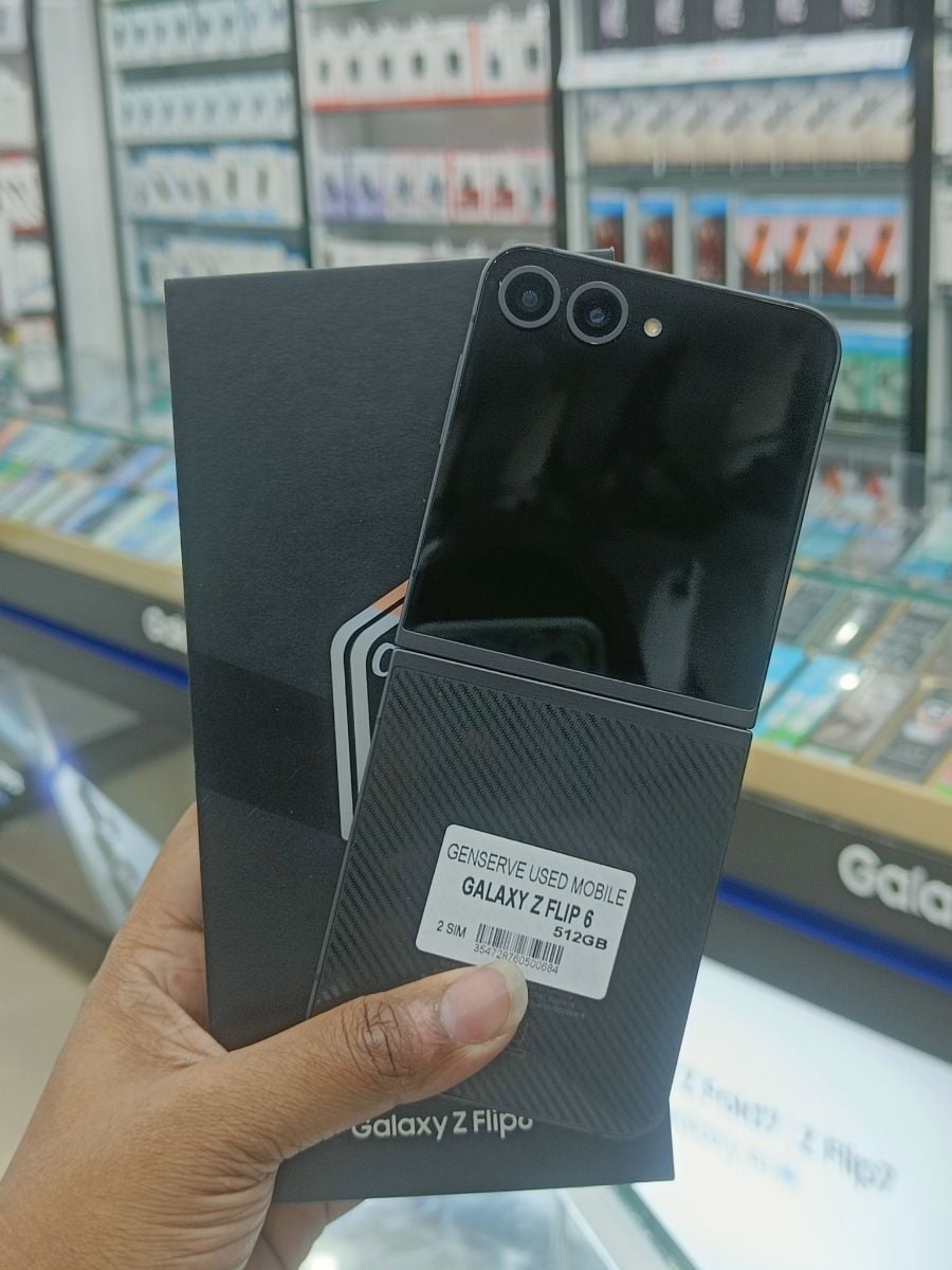 Samsung Galaxy Z Flip 6 - Image 2