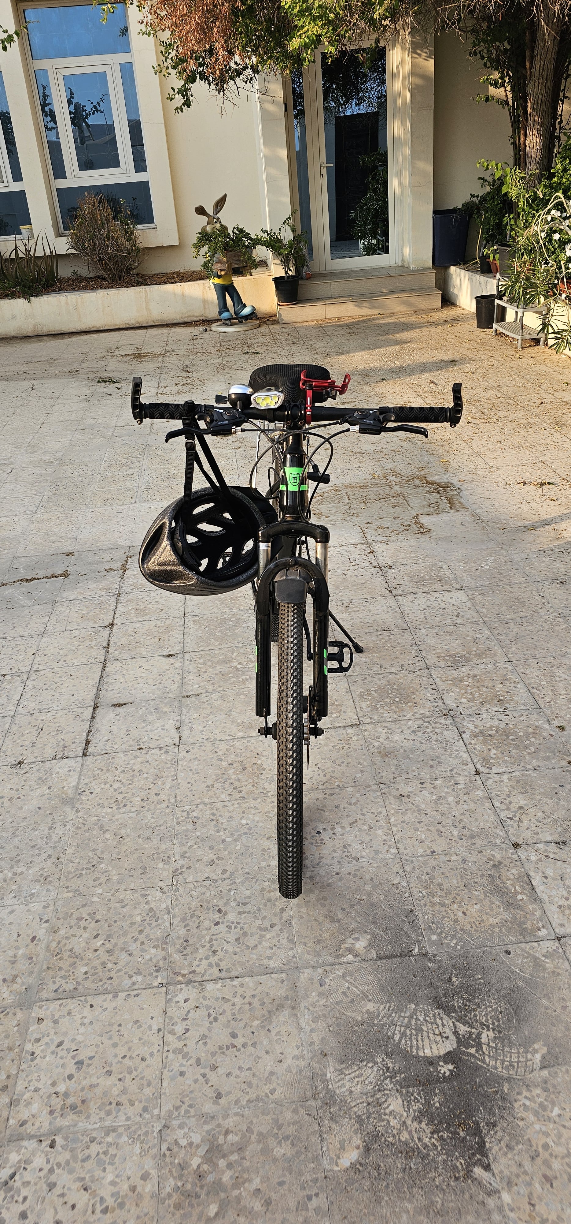 Bycycle for sale with all accessories  - Image 4
