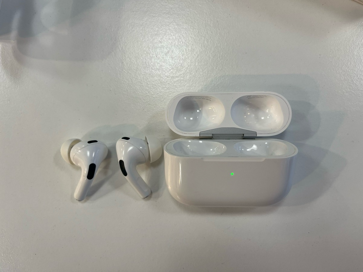 Apple AirPods Pro 2nd Generation - Image 4