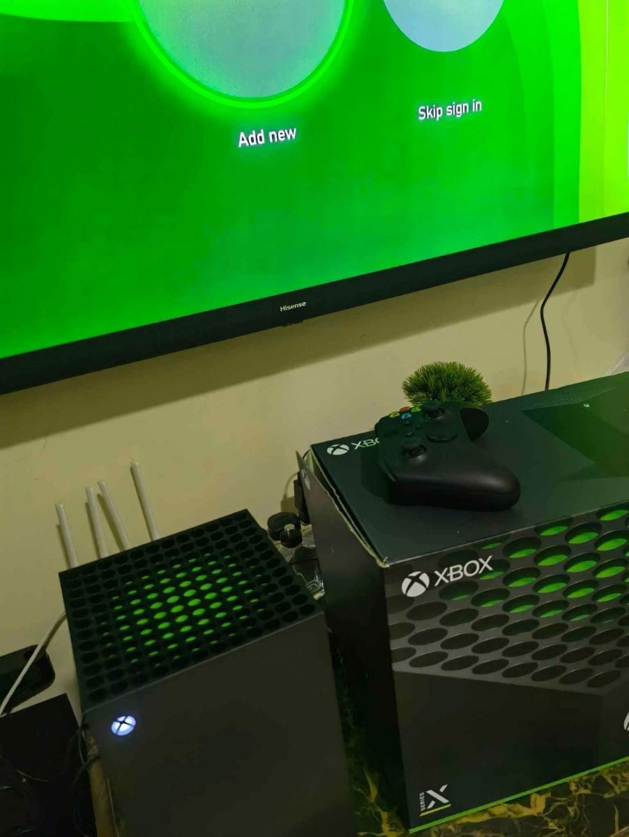 XBOX SERIES X 1TB BUNDLE - Image 3
