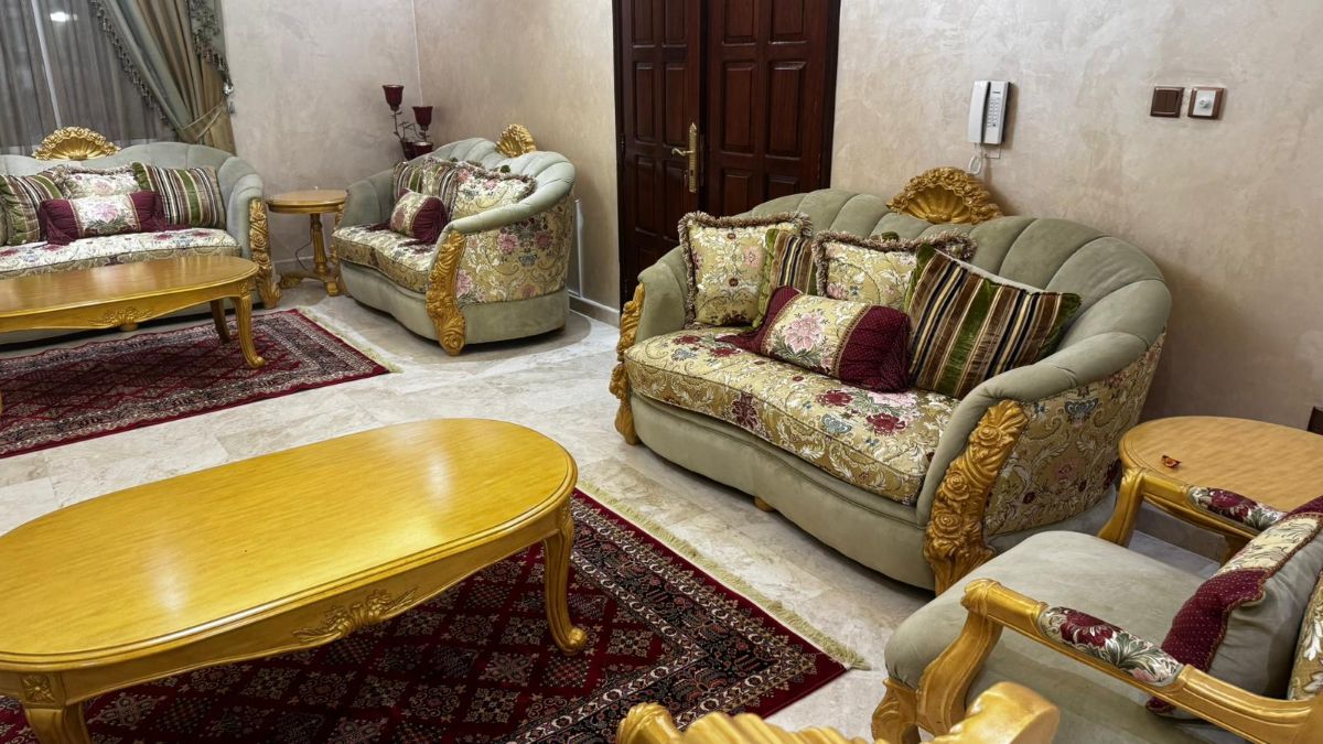 Sofas and chairs and tables - Image 11