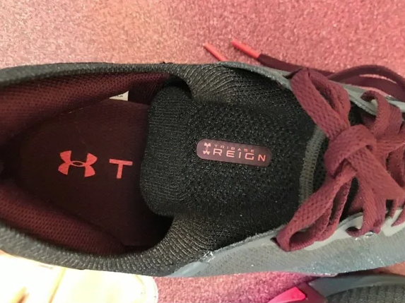 Under Armour Tribase Reign 3, Pitch Gray / venom Red (US 9) Excellent Condition - Image 5