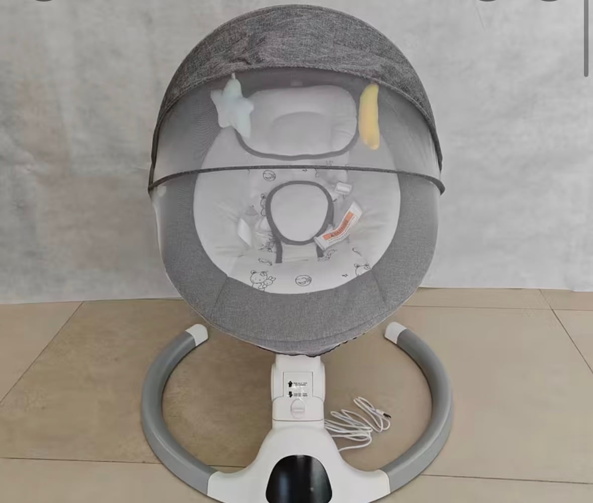 Baby swing - Image 1