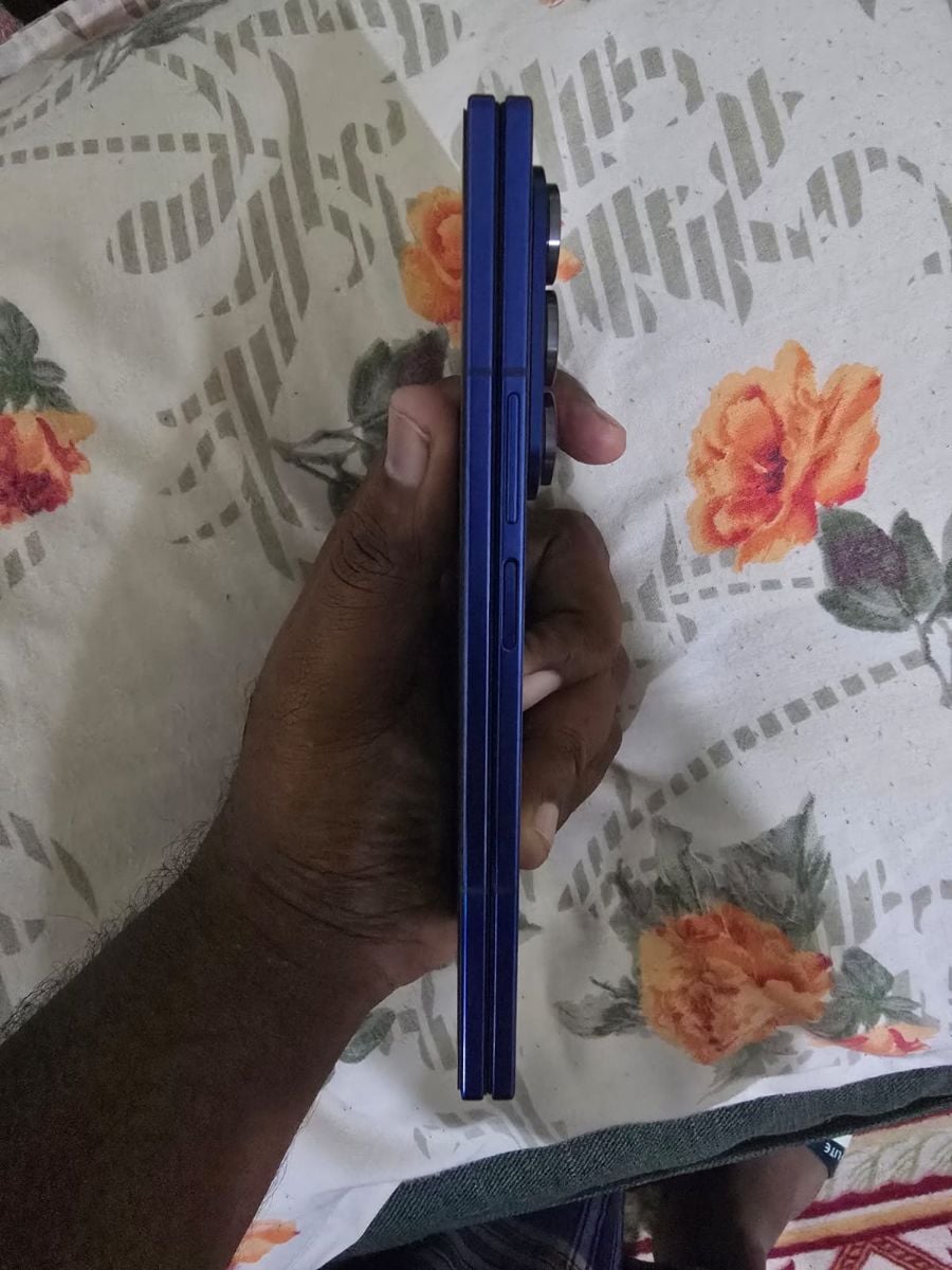 Samsung Fold 7 - Image 4
