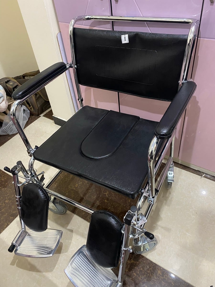 Wheel Chair for Sale - Image 1