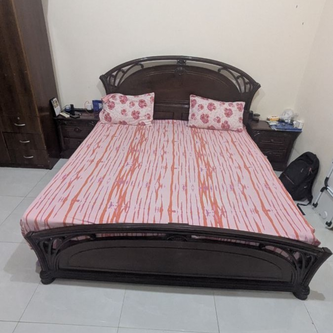 BED, WARDROBE AND DRESSING TABLE - Image 4
