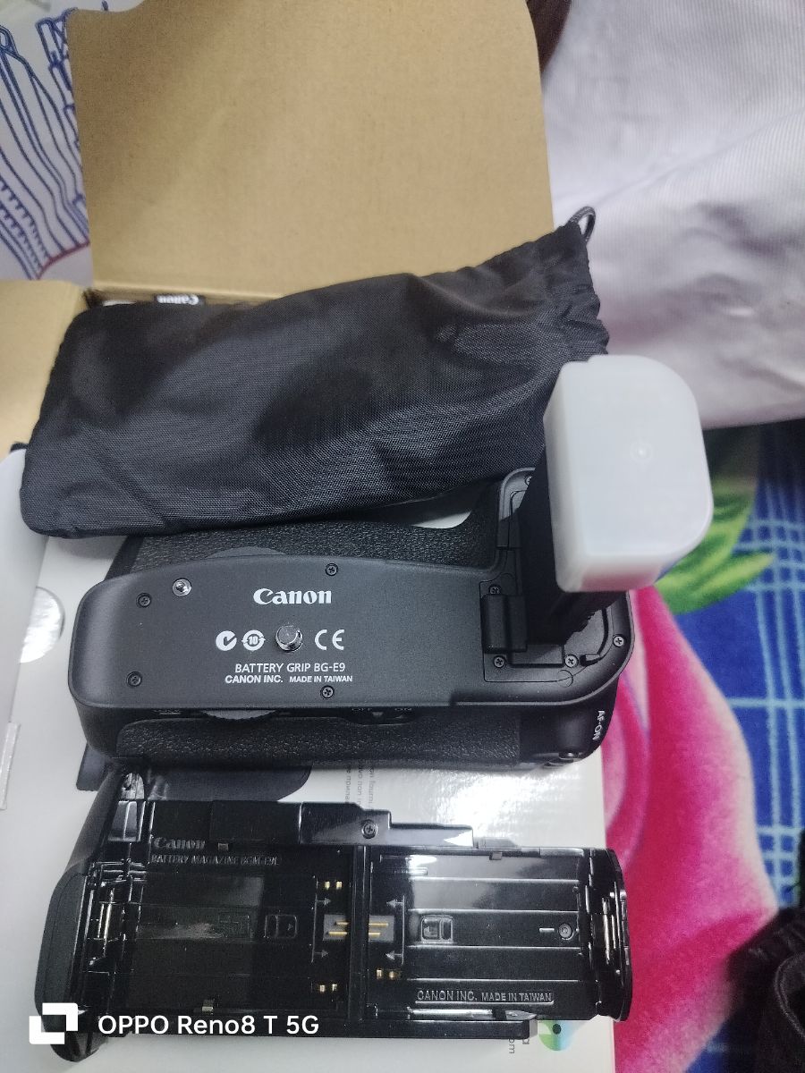 Canon battery grip for sell new brand - Image 2