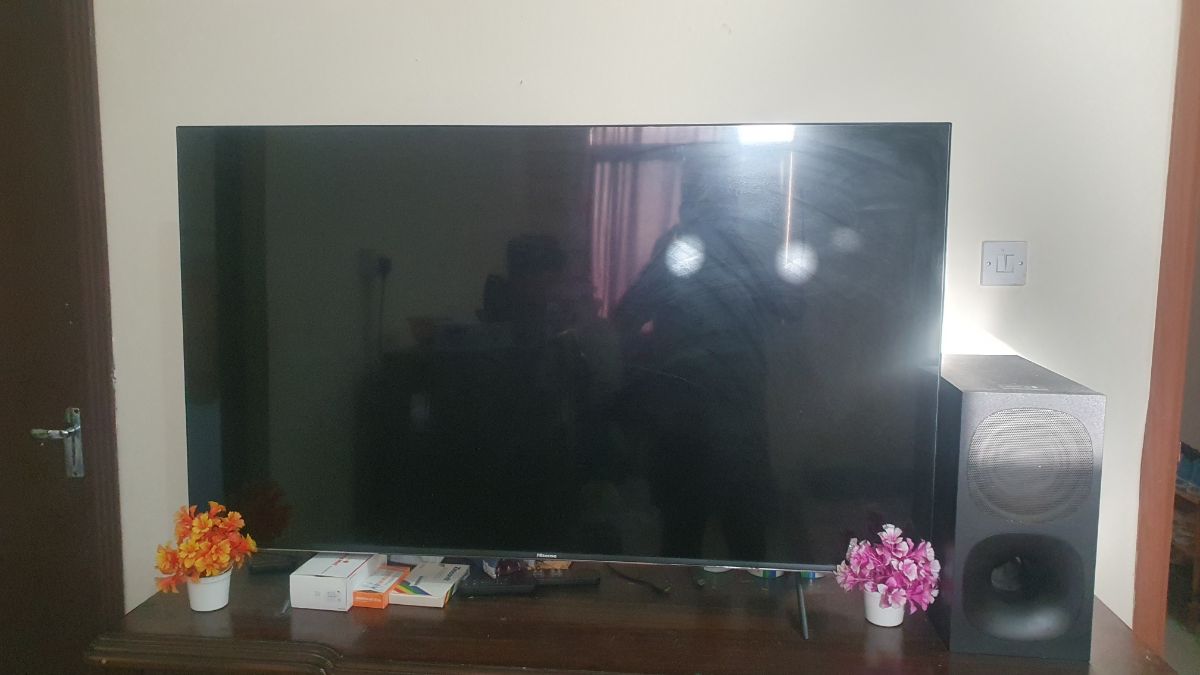 Smart 55inch LED TV, Hizense - Image 1