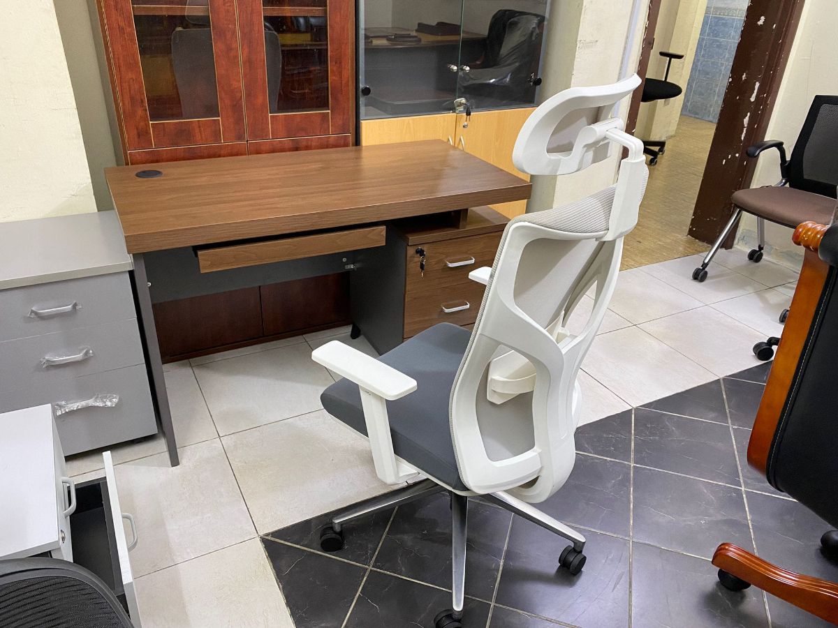 Used office furniture buy sell in Qatar 55157083 - Image 8