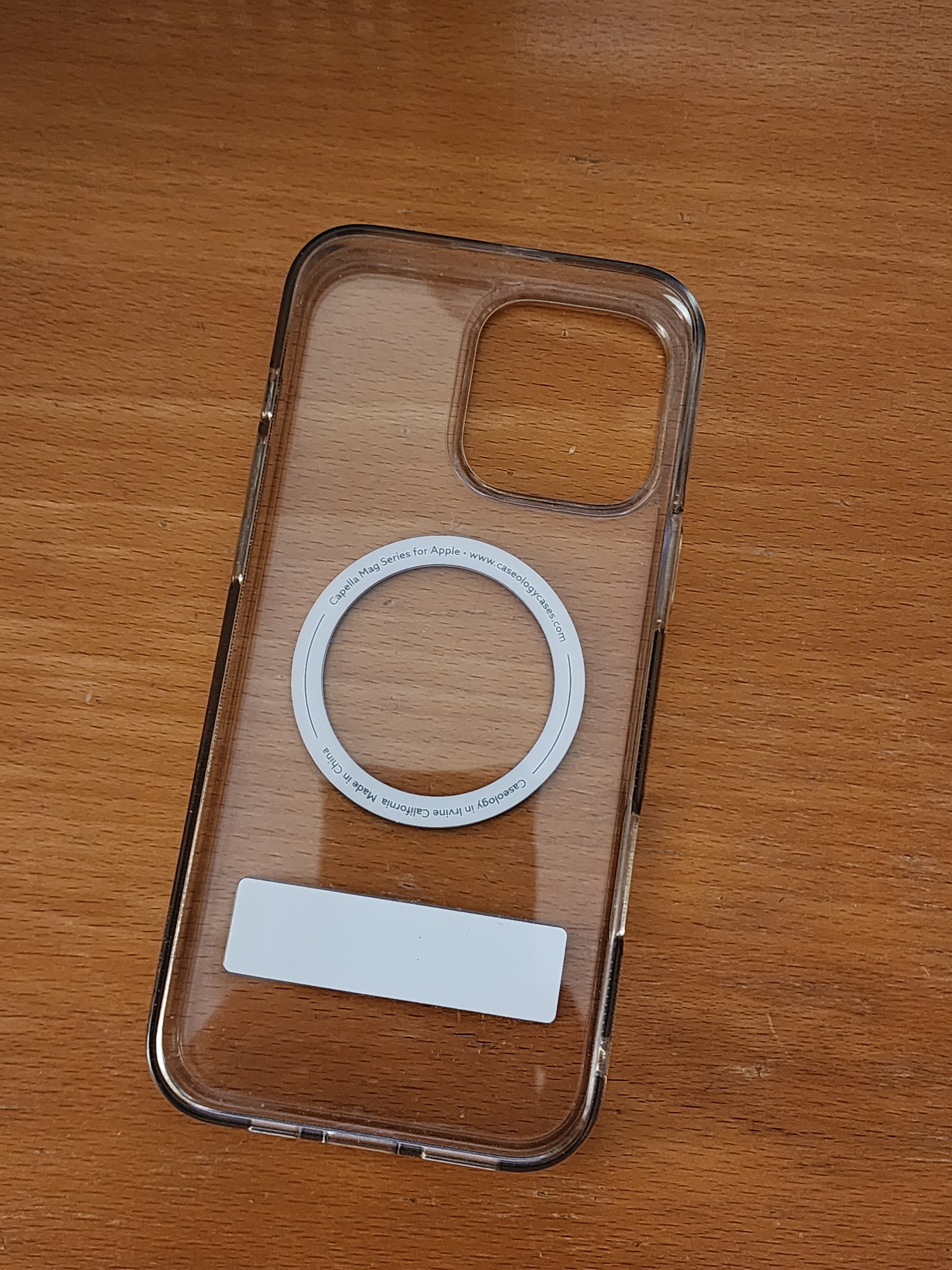Elago + Caseology iPhone 16 pro max Magsafe  - Image 3