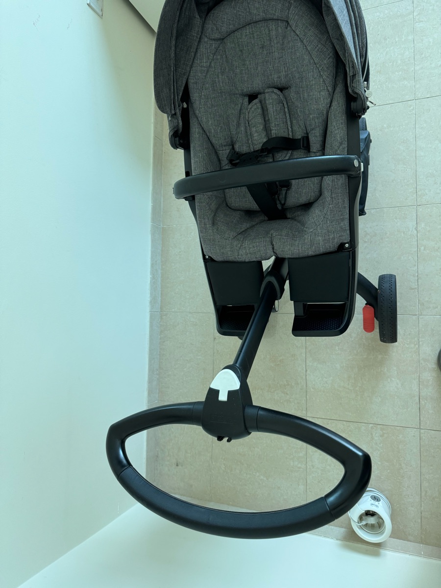 Stokke Xplory V6 Stroller – Excellent Condition - Image 5