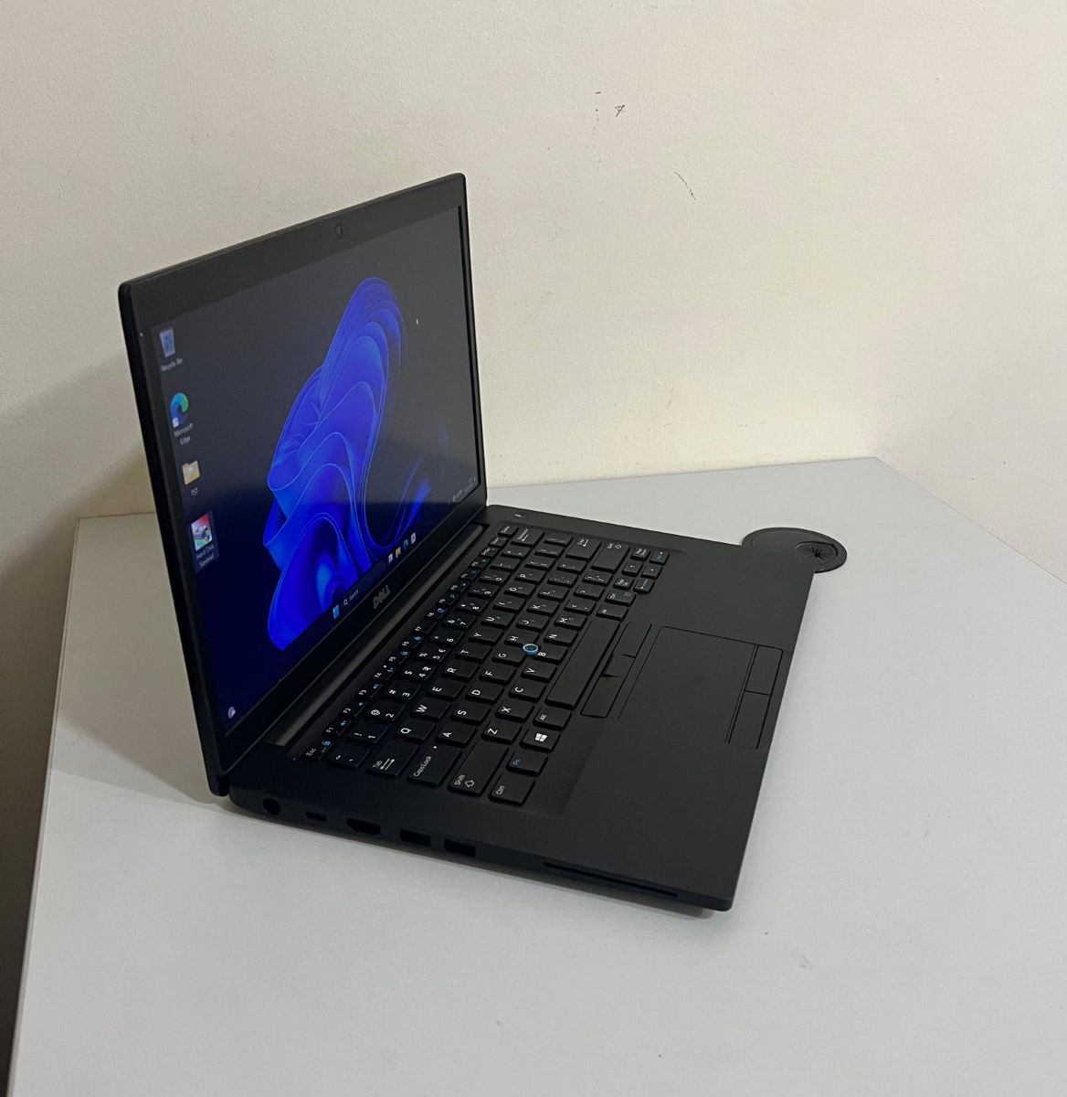 Dell core i5 Laptop with 8 GB ram and256 gb ssd - Image 2
