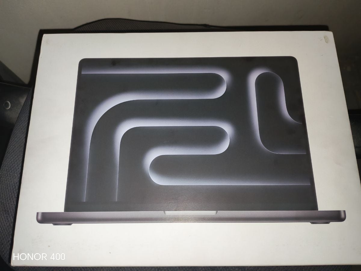 MacBook pro m4 pro - Image 1