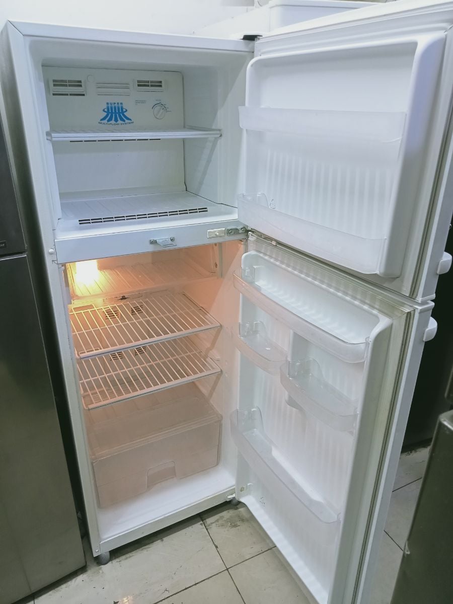 Daewoo refrigerator for sale - Image 2
