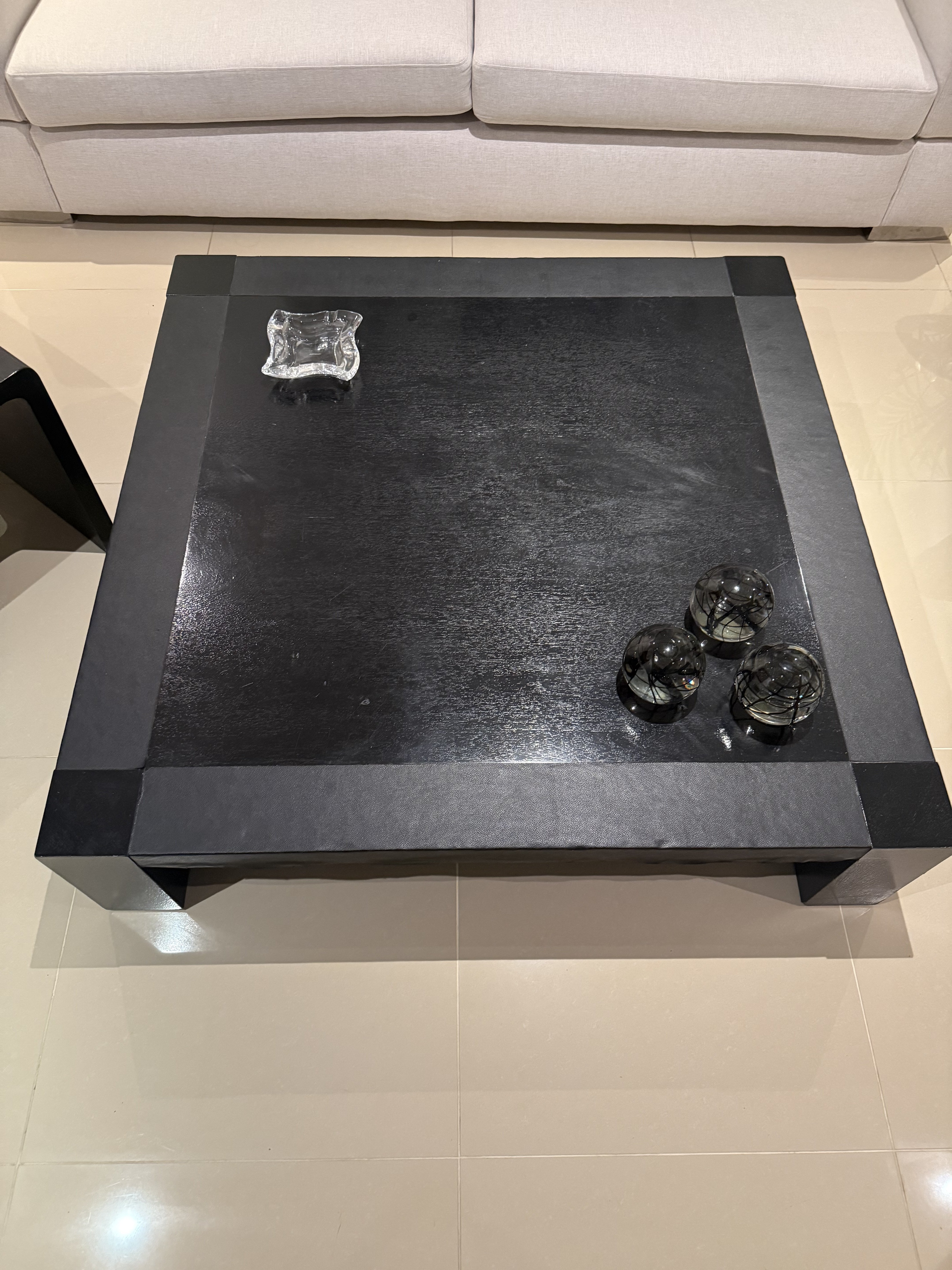 Coffee table and end tables - Image 1