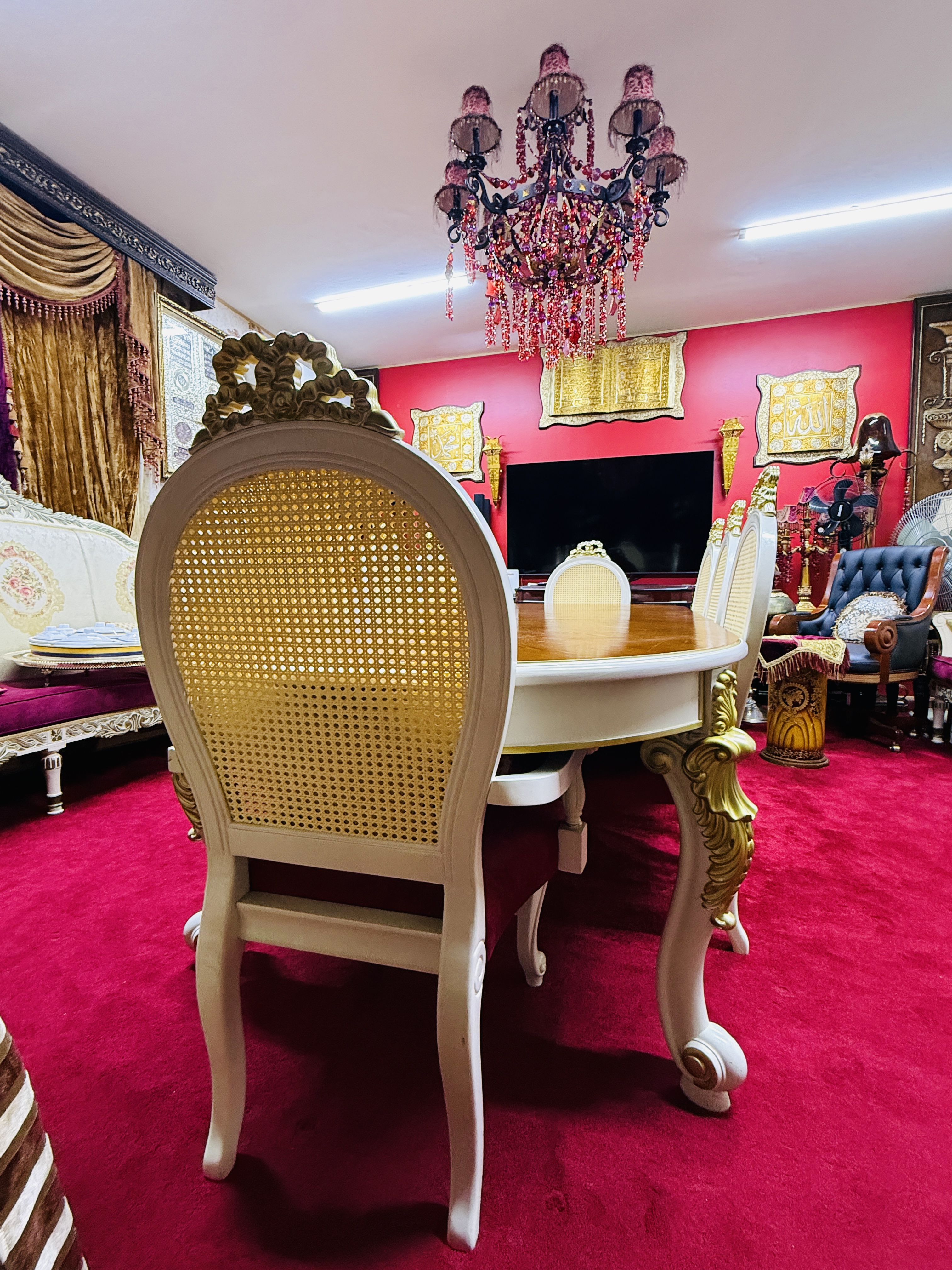 Luxury 8 Seater Dining table Flawless condition. - Image 5