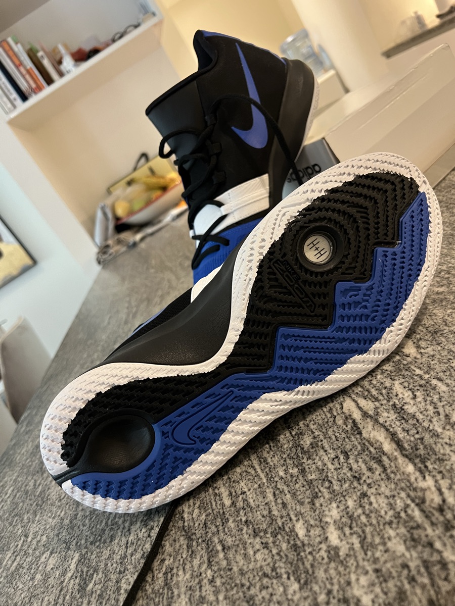 Nike Kyrie Basketball Shoes BrandNew - Original - Image 5