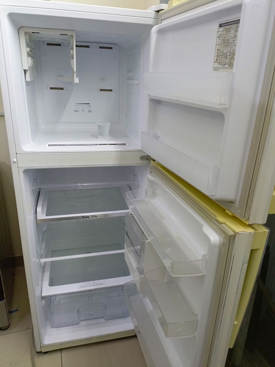 Samsumg refrigerator - Image 2