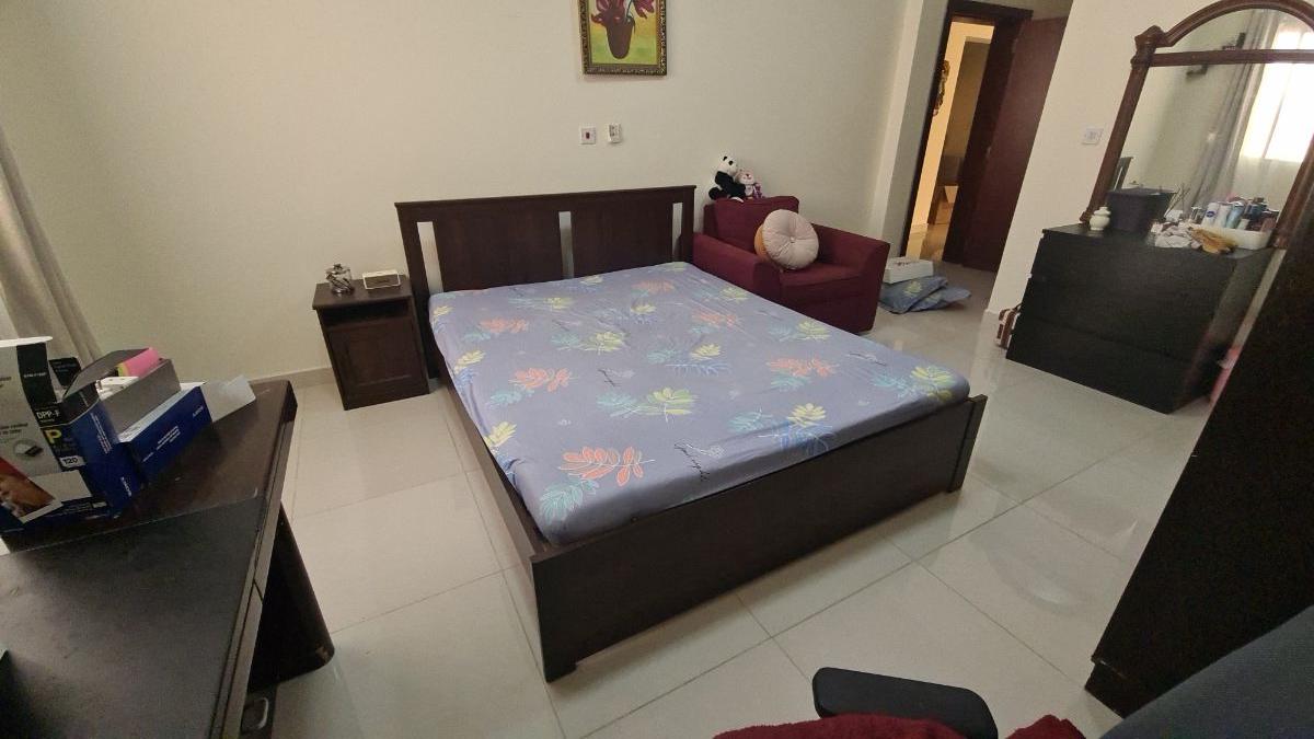 Bed and matress - Image 2