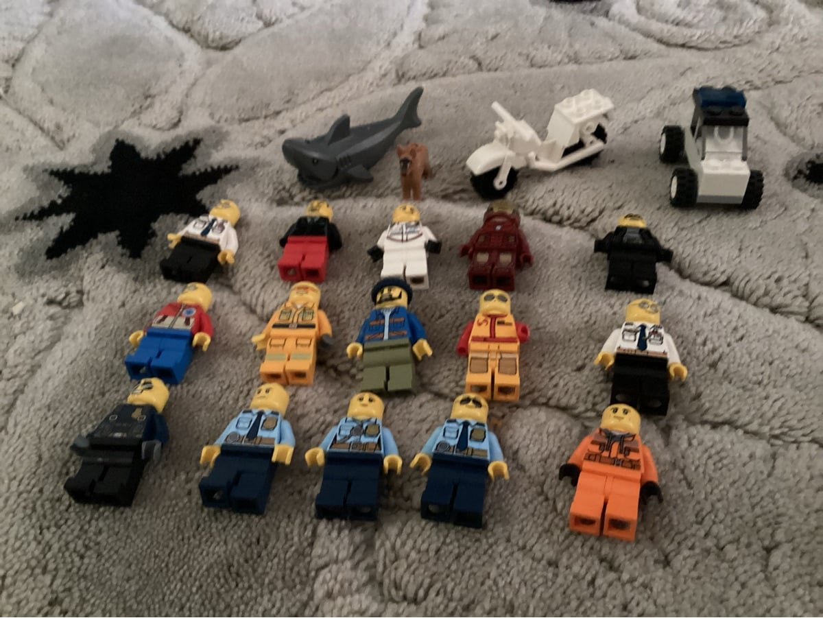 15 Lego figures - Image 1