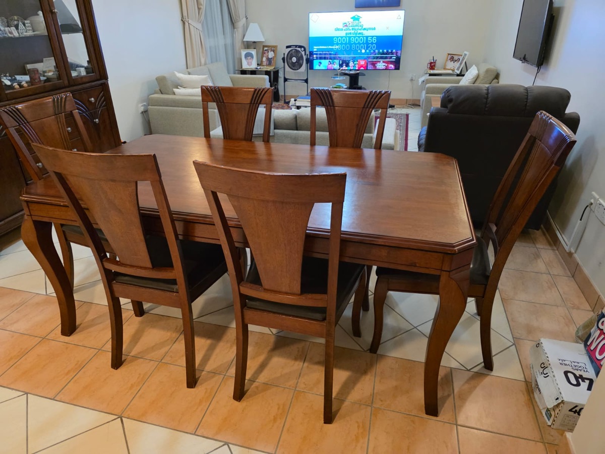 Dining Table with 6 Chairs - Image 1