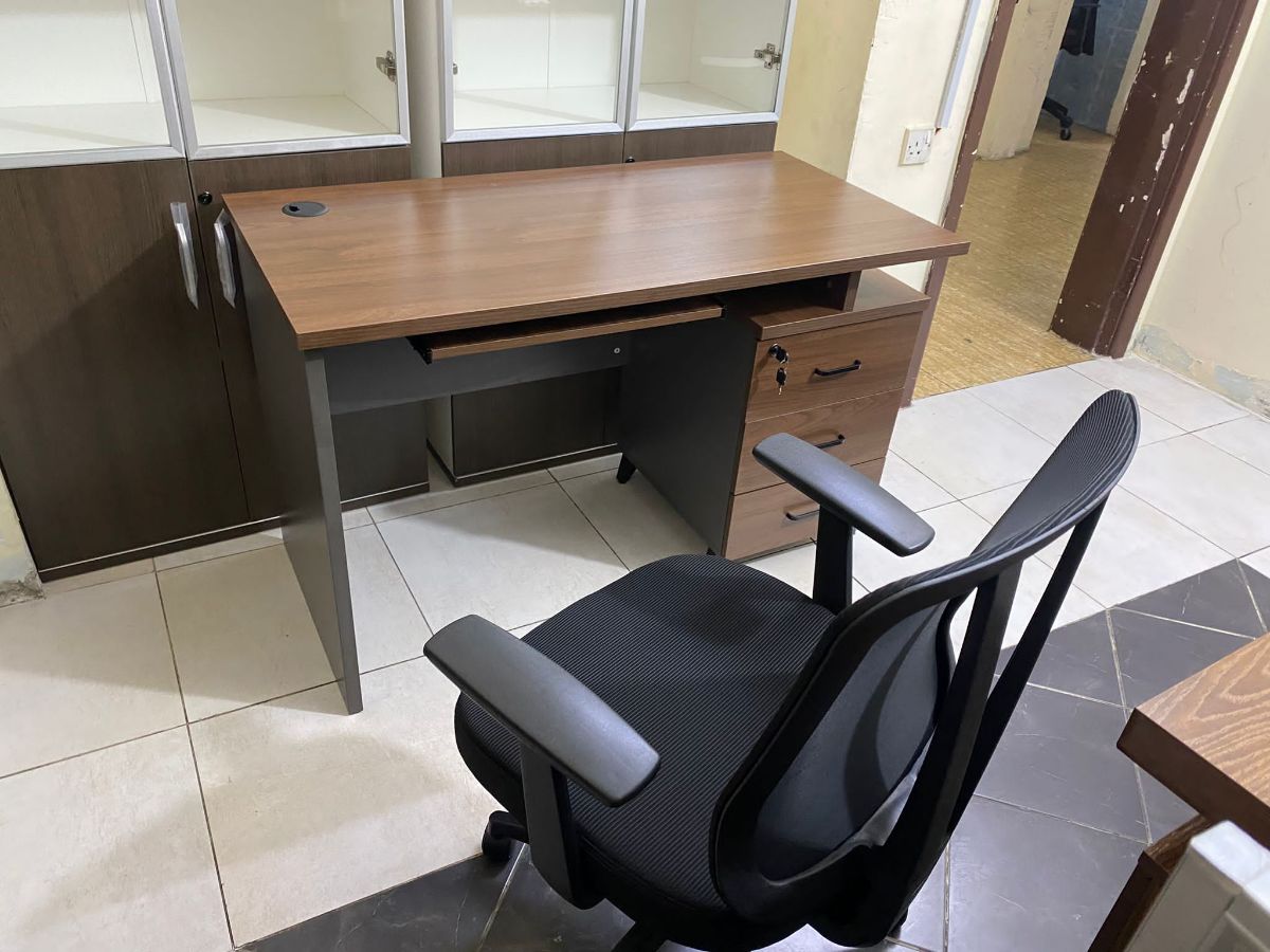 Used Office desk & chairs selling 55157083 - Image 15