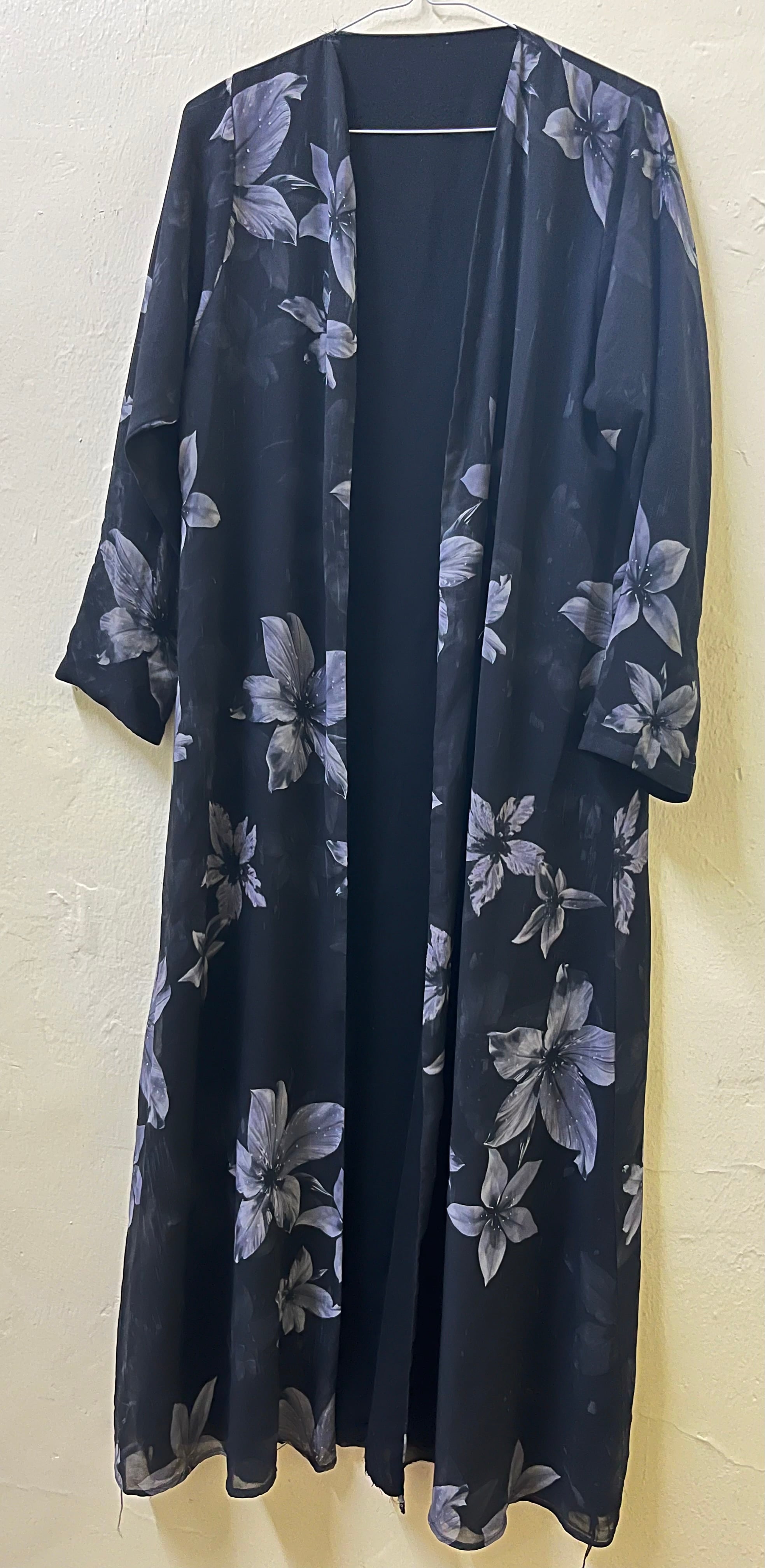 Used abaya average size 54 - Image 9